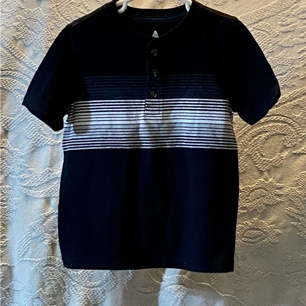 10/$50 Garanimals Kids Button Down Shirt in Navy and White Size 5